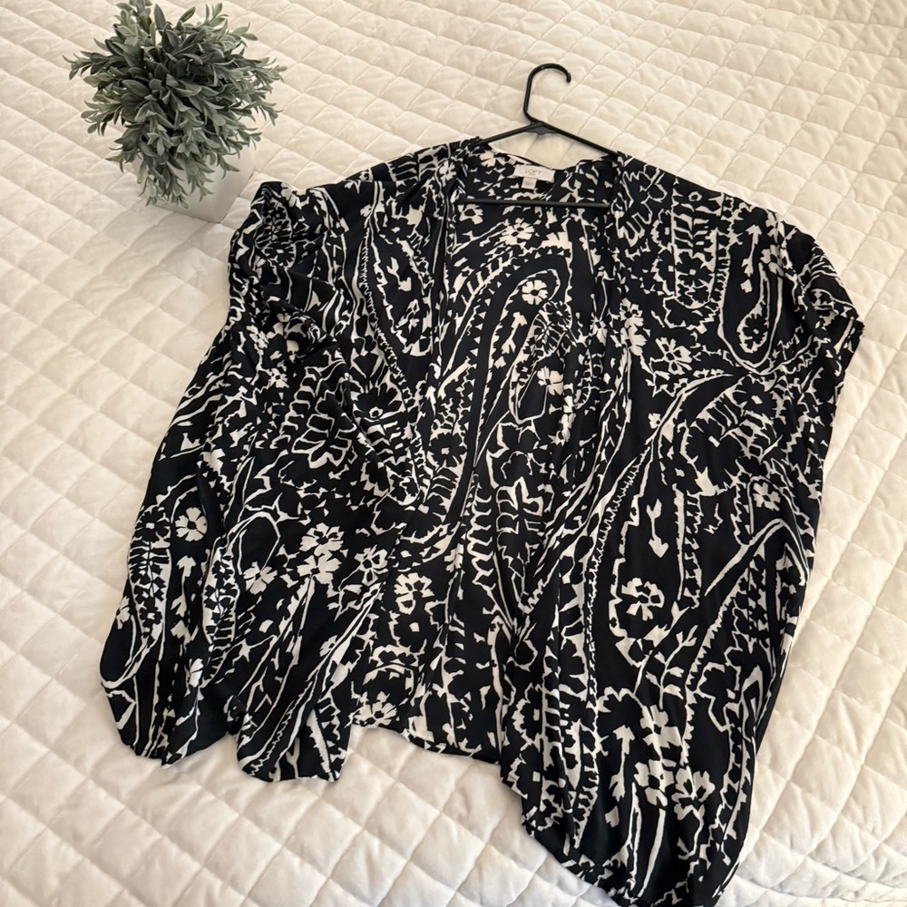LOFT Black and White Floral Kimono